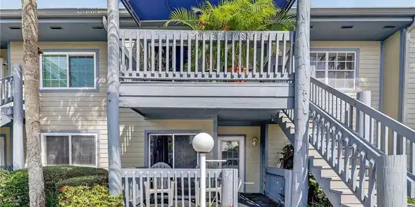 1421 NE 14th Court