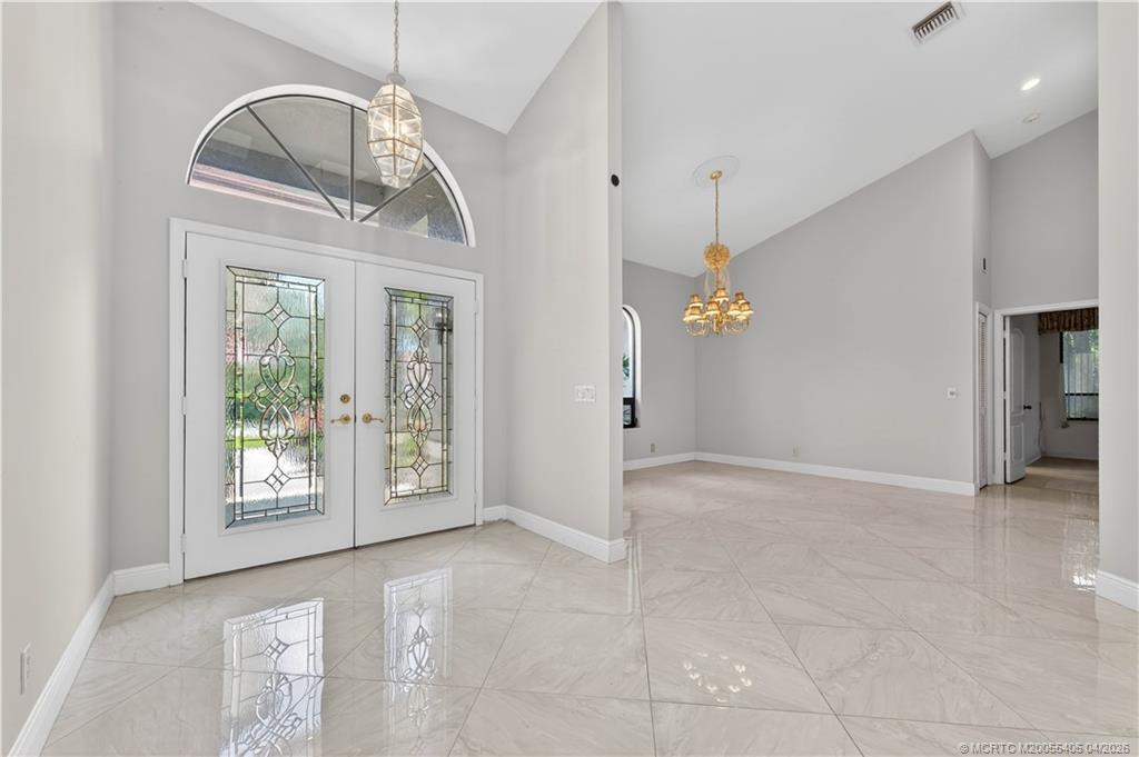 Image 3: Foyer