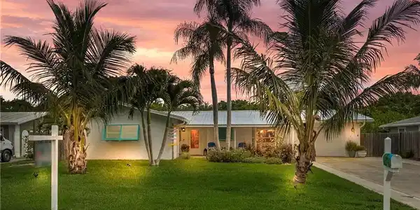 4931 SE Pompano Terrace
