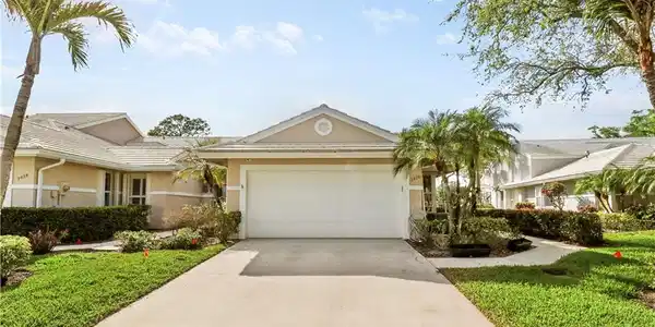 2426 SW Foxpoint Trail