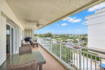 Image 4: Oceanfront balcony