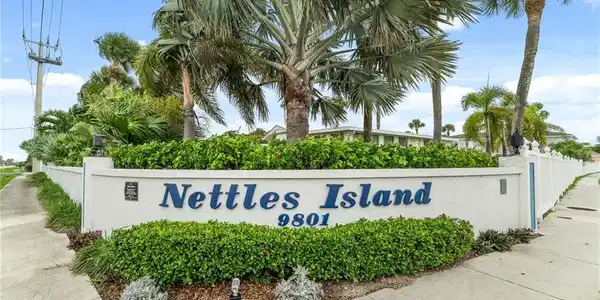 2013 Nettles Boulevard