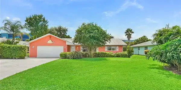 4756 SE Manatee Terrace