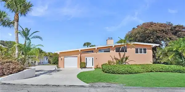 2228 NE Center Circle