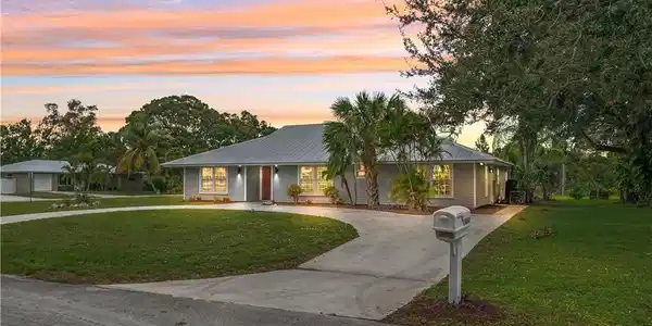1961 NE Ida Place