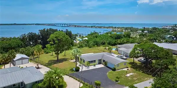 4133 NE Skyline Drive