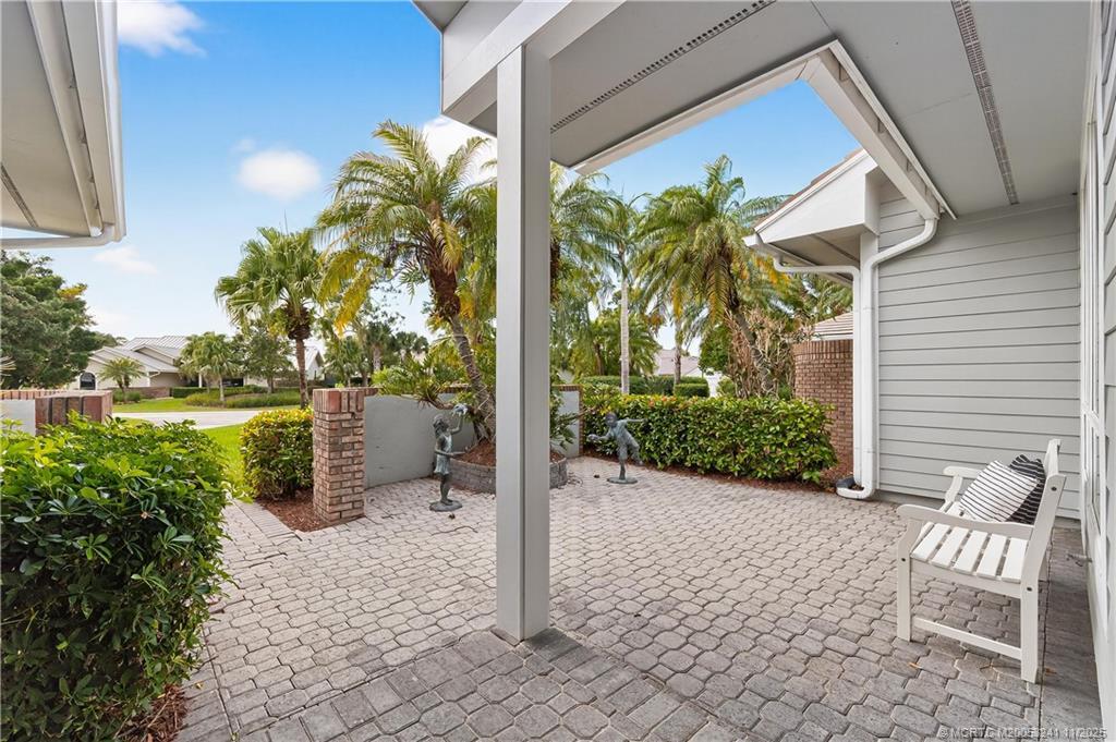 Image 3: Front Outside Entry