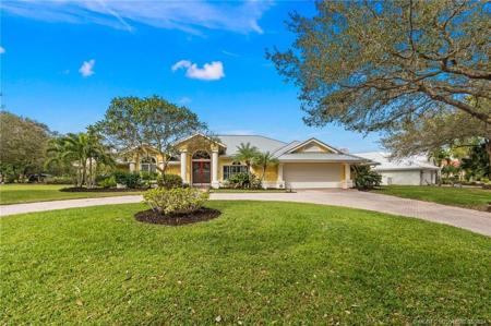 1041 SW Lighthouse Drive