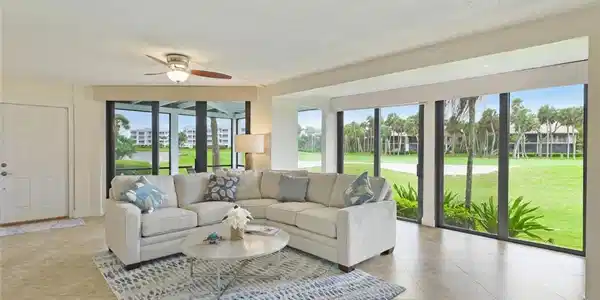 303 NE Golfview Circle