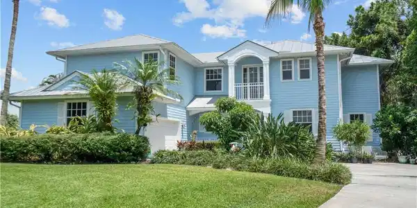 1859 NE Victorian Lane