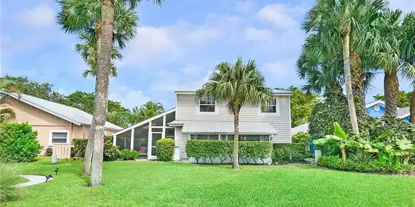 3272 NE Spinnaker Way