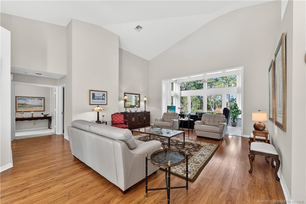 Image 3: Living Room