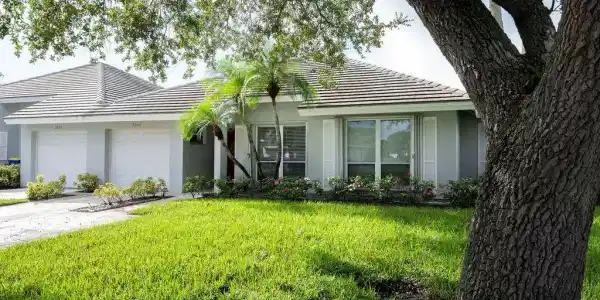 2660 SW Westlake Circle