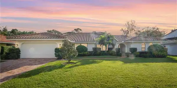 2261 SW Starling Drive