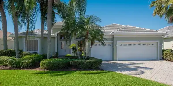 1810 SE Killean Court