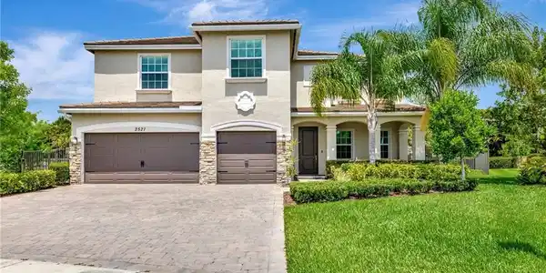 2521 SW Berry Park Circle