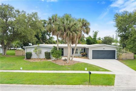 1420 SE San Ignacio Lane