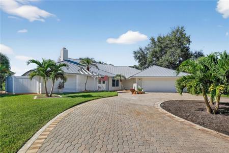 6420 SE Winged Foot Drive