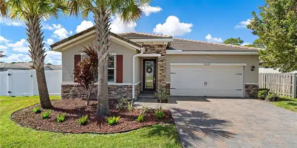 2325 SW Strawberry Terrace