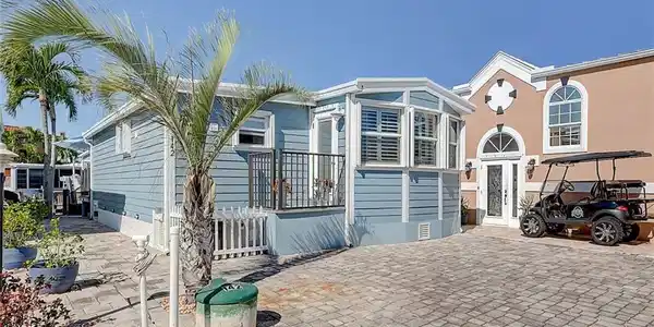 142 Nettles Boulevard