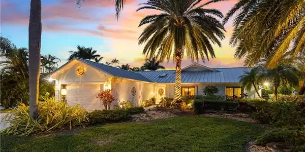 1200 SW Dyer Point Road
