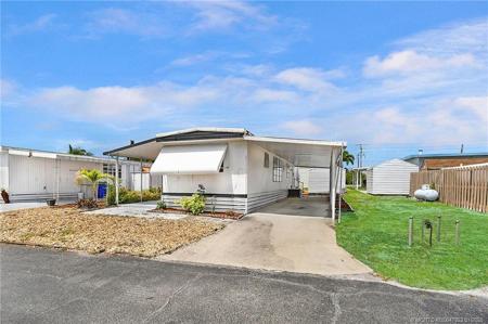 601 Garden View
