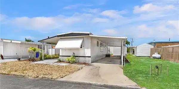 601 Garden View