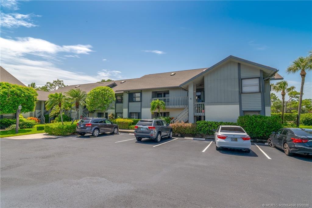 Image 3: Front of building