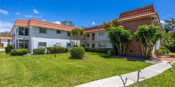 2600 SE Ocean Boulevard