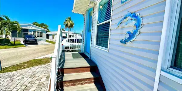 344 Nettles Boulevard