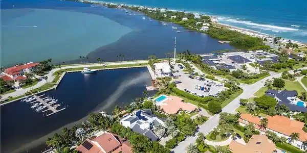 6879 SE South Marina