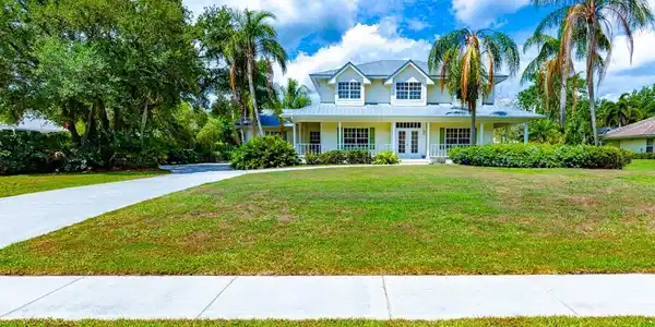 5372 SW Coral Tree Lane