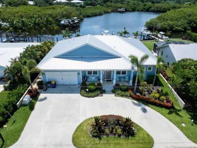 562 SW Pine Tree Lane