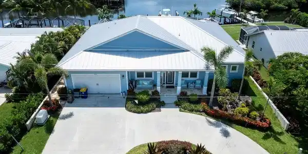 562 SW Pine Tree Lane