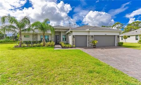 1380 SW Lago Circle