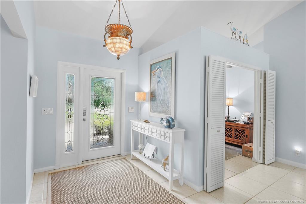 Image 4: a refreshing welcome to a well maintained home