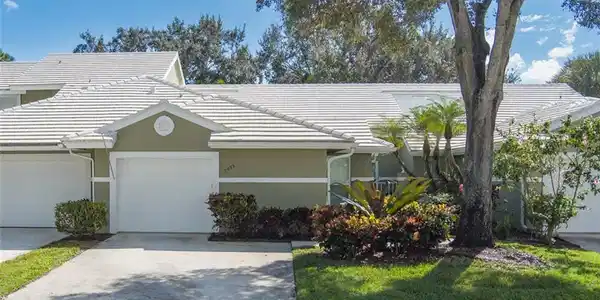 2433 SW Foxpoint Trail