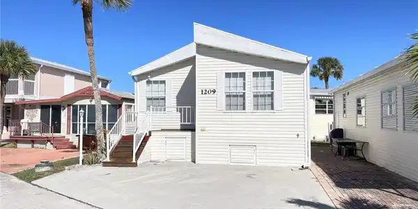 1209 Nettles Boulevard