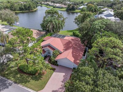 1137 SW Lighthouse Drive