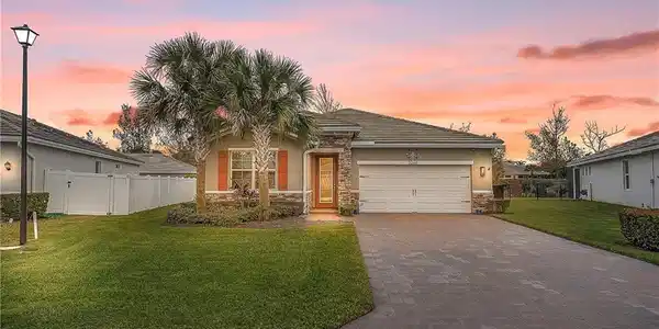 2284 SW Strawberry Terrace
