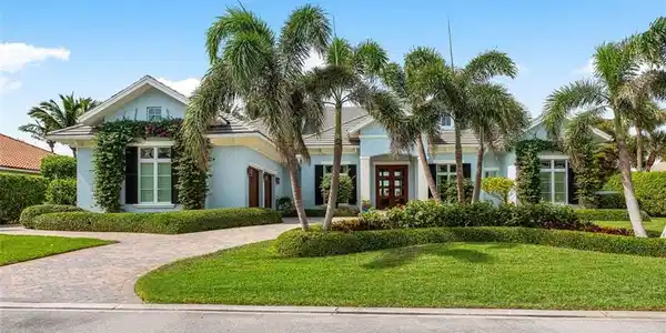 2915 SE Dune Drive