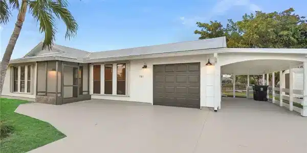 981 SW Bay State Road