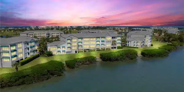 164 NE Edgewater Drive