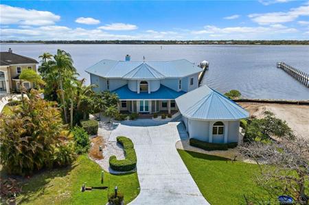 2318 NW Bay Colony Court