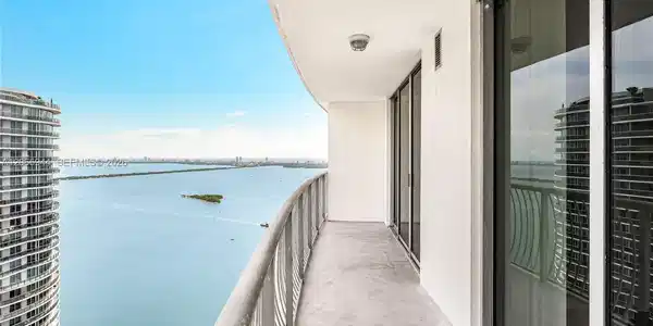 1750 N Bayshore Dr