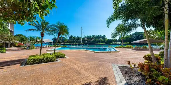 9102 W Bay Harbor Dr Unit 7A