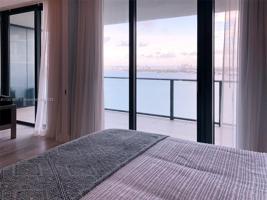 650 NE 32nd St Unit 3402