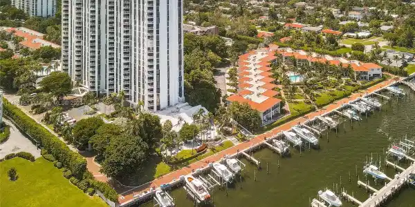 4000 Towerside Ter Unit 907
