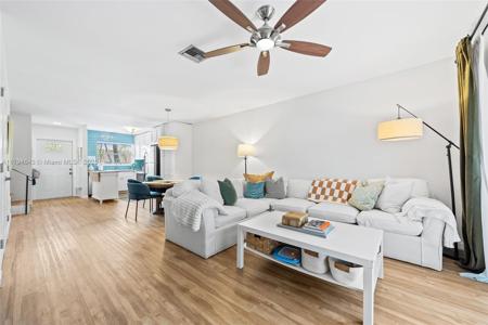 450 SE 7th St