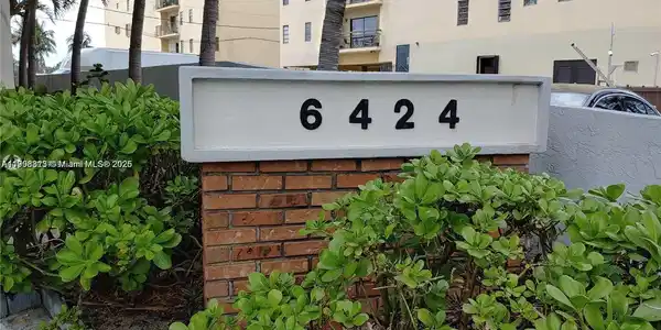 6424 Collins Ave